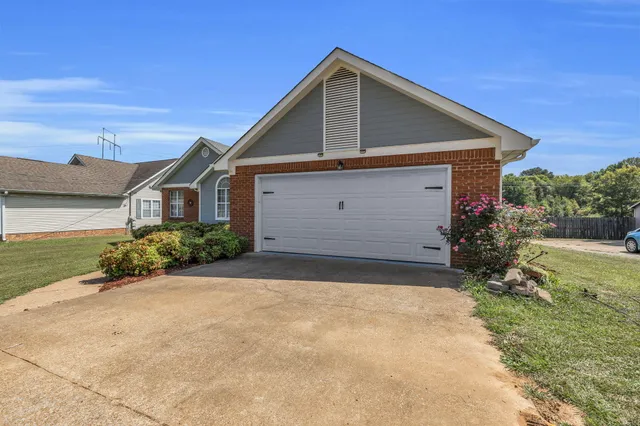 $370,000 | 5720 Edgmon Road, Ooltewah, TN 37363