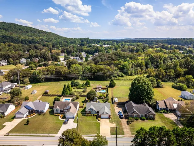 $370,000 | 5720 Edgmon Road, Ooltewah, TN 37363