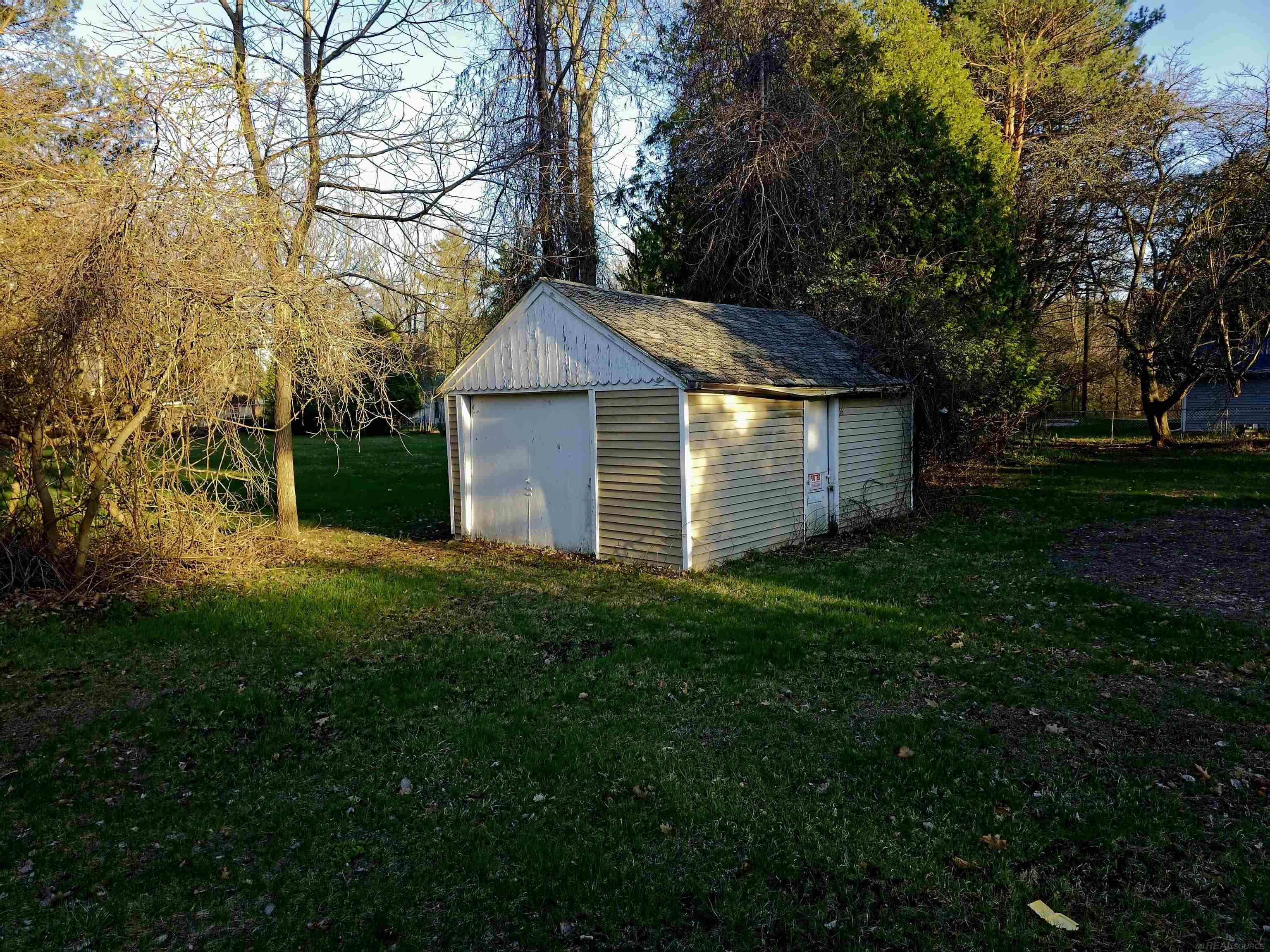 7333 Hawthorne Road Lexington, MI 48450 - Photo 5 of 24