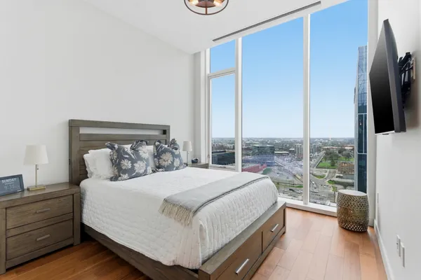 $12,500 | 160 2nd Avenue South, Unit 1906, Nashville, TN 37201