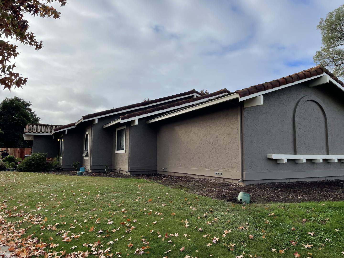 6790 Filbro Drive Gilroy, CA 95020 - Photo 3 of 43 a backyard of a house with lots of green space