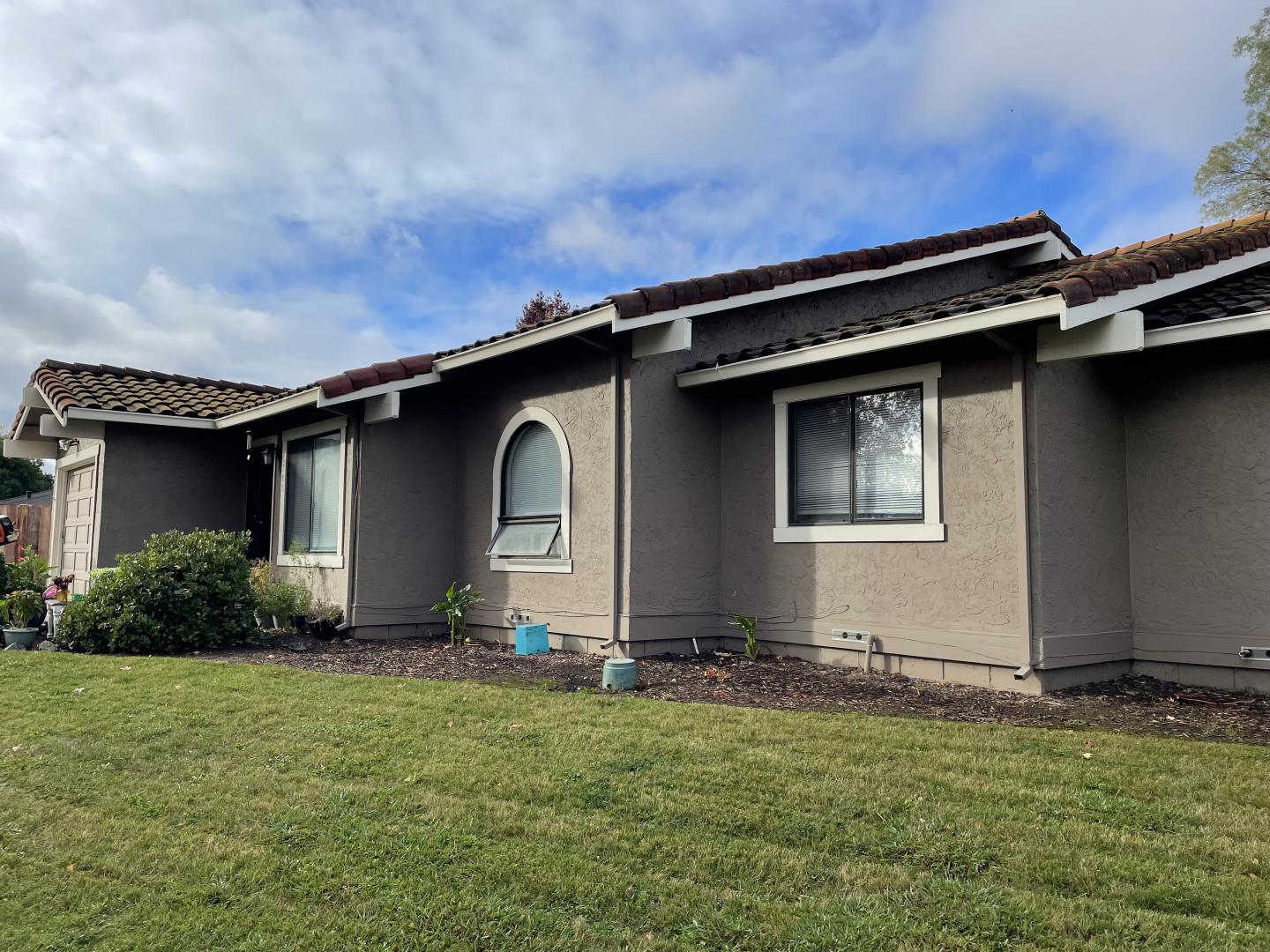 6790 Filbro Drive Gilroy, CA 95020 - Photo 40 of 43 a front view of house with yard