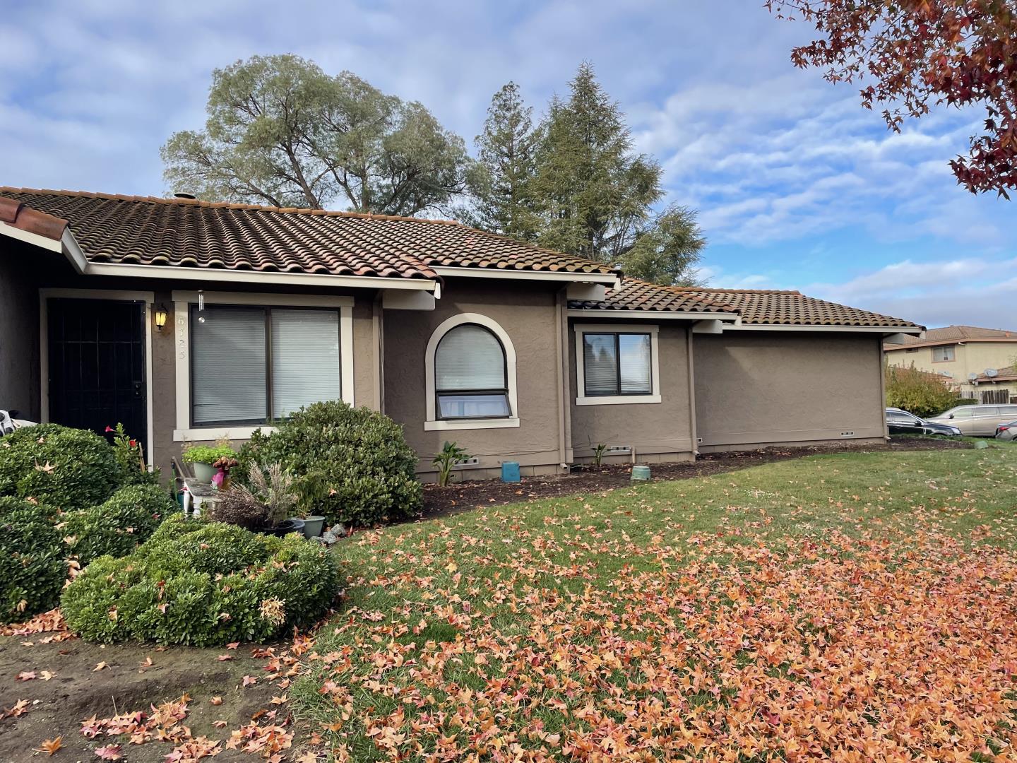 6790 Filbro Drive Gilroy, CA 95020 - Photo 8 of 43 a front view of a house with garden