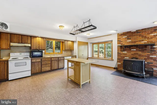 $834,900 | 2 Carriage Lane, Chester Springs, PA 19425