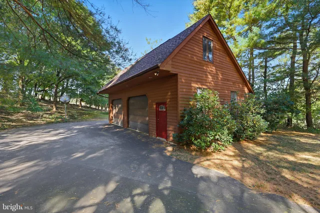 $834,900 | 2 Carriage Lane, Chester Springs, PA 19425