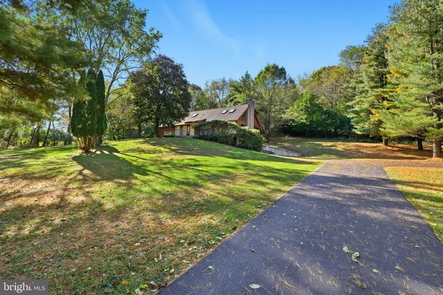 $834,900 | 2 Carriage Lane, Chester Springs, PA 19425