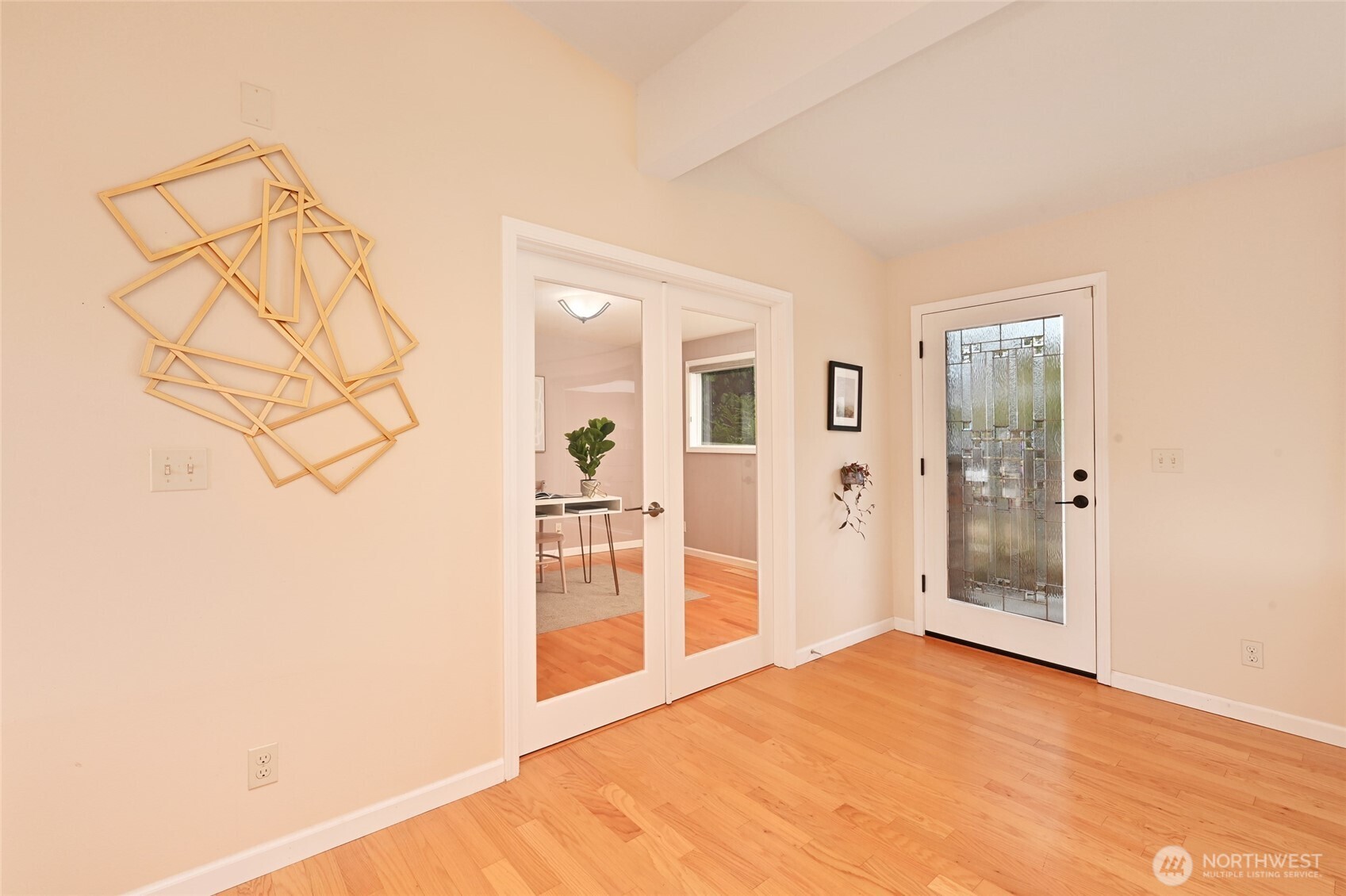 22432 98th Avenue West Edmonds, WA 98020 - Photo 3 of 36