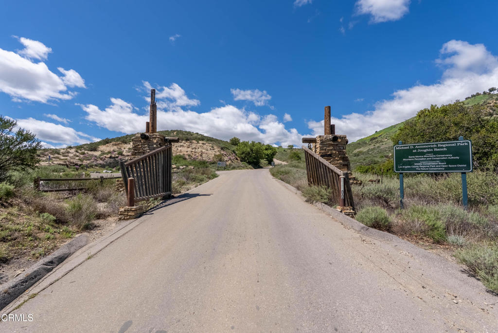 13100 Browns Canyon Road Chatsworth, CA 91311 - Photo 16 of 22 3