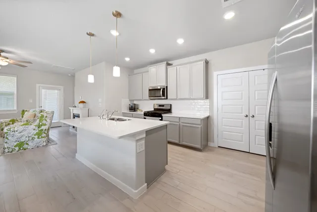 $2,500 | 17466 Buckeye Branch, Conroe, TX 77385