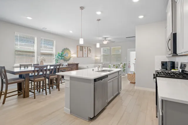 $2,500 | 17466 Buckeye Branch, Conroe, TX 77385