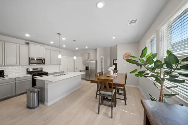 $2,500 | 17466 Buckeye Branch, Conroe, TX 77385