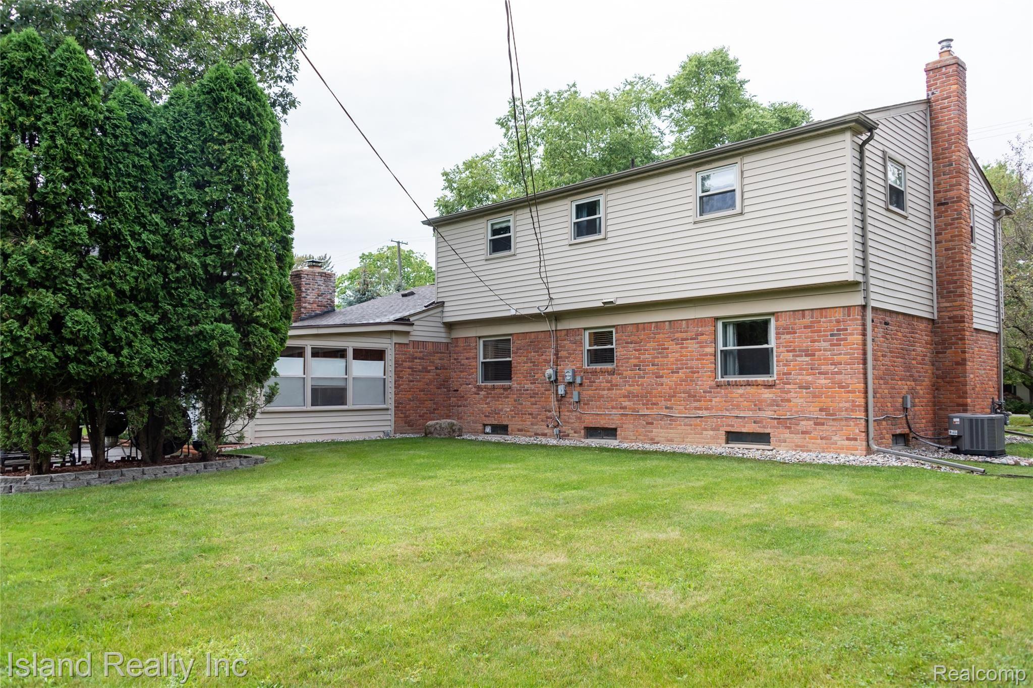 7645 Ferry Road Grosse Ile, MI 48138 - Photo 10 of 39 DSC_6062.jpg