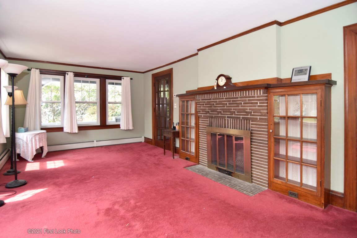 884 Main Street Warren, RI 02885 - Photo 2 of 32