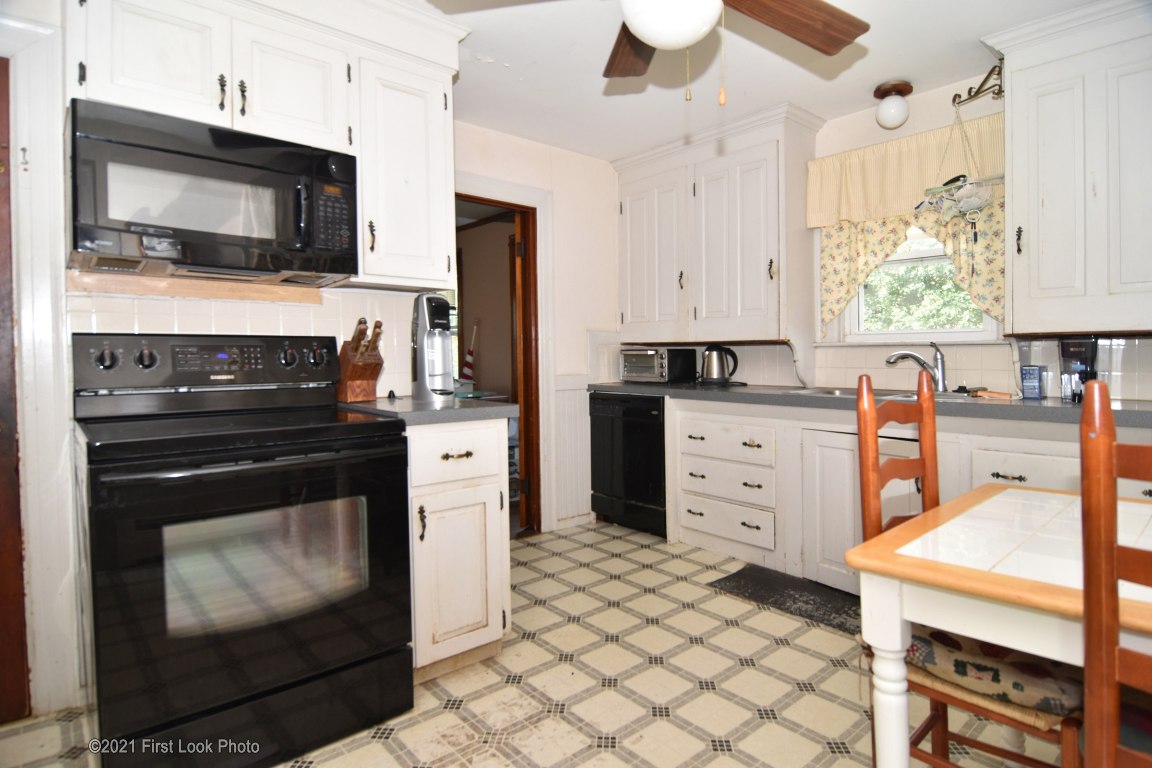 884 Main Street Warren, RI 02885 - Photo 8 of 32