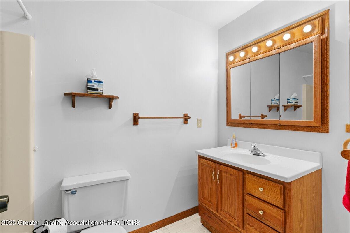 5236 Drumheller Road Bath, MI 48808 - Photo 17 of 42 34-Media Jett - 31