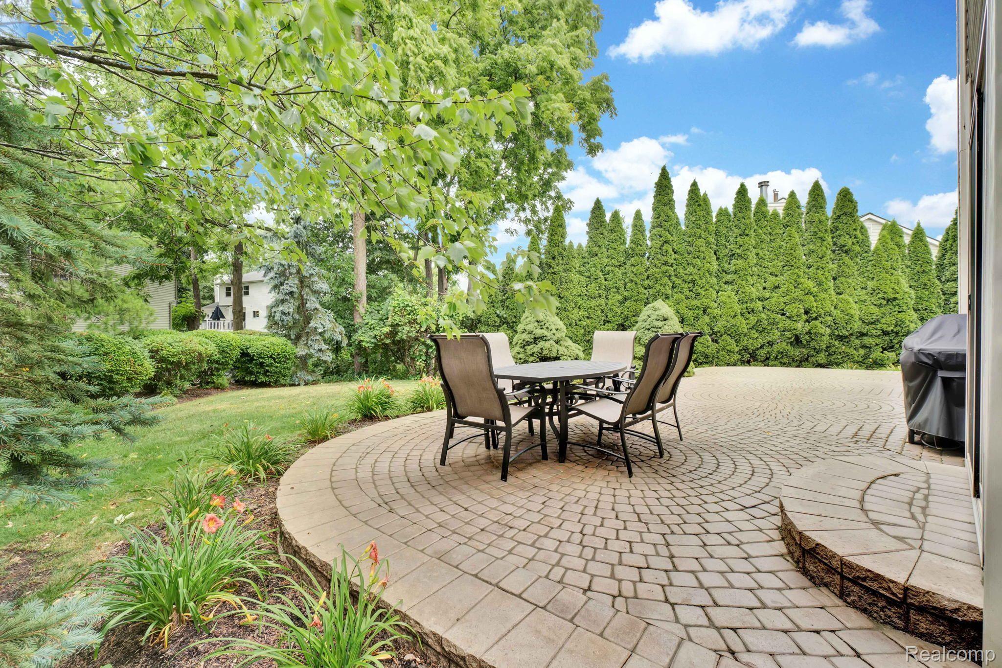 109 Chestnut Ridge Walled Lake, MI 48390 - Photo 14 of 54 Gallery Image 14