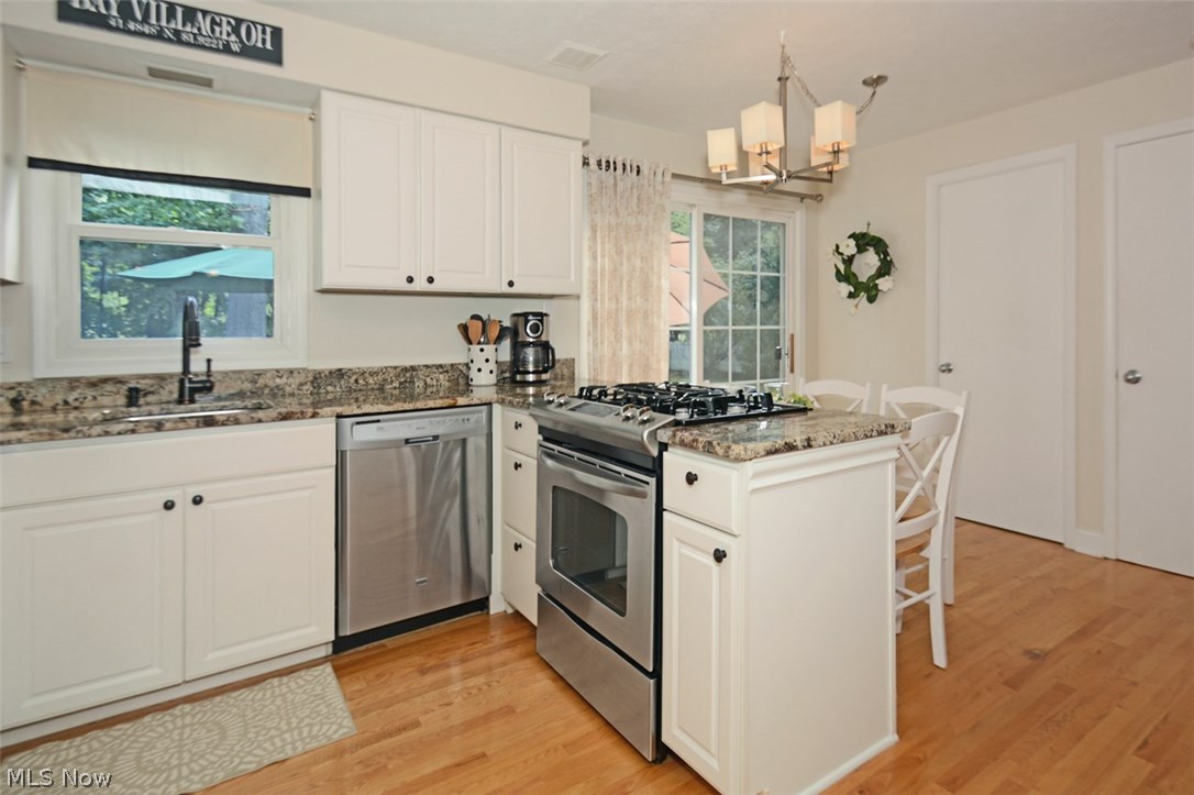 28307 Knickerbocker Road Bay Village, OH 44140 - Photo 12 of 35 Gallery Image 12