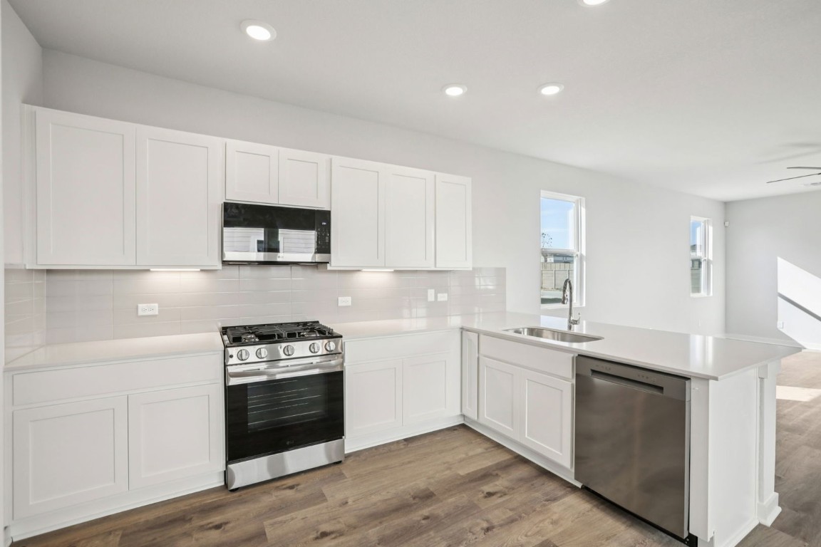 2090 Alice Jay Way Round Rock, TX 78665 - Photo 5 of 38