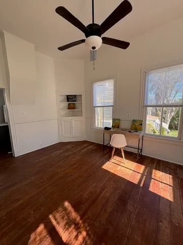 $1,700 | 606 14th Street, Galveston, TX 77550