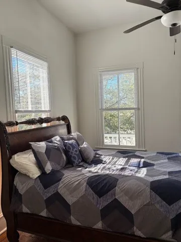 $1,700 | 606 14th Street, Galveston, TX 77550