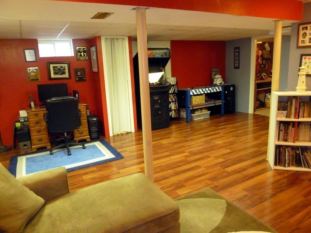 80 Edgewater Road Mashpee, MA 02649 - Photo 18 of 19 a view of a livingroom with furniture and an empty room