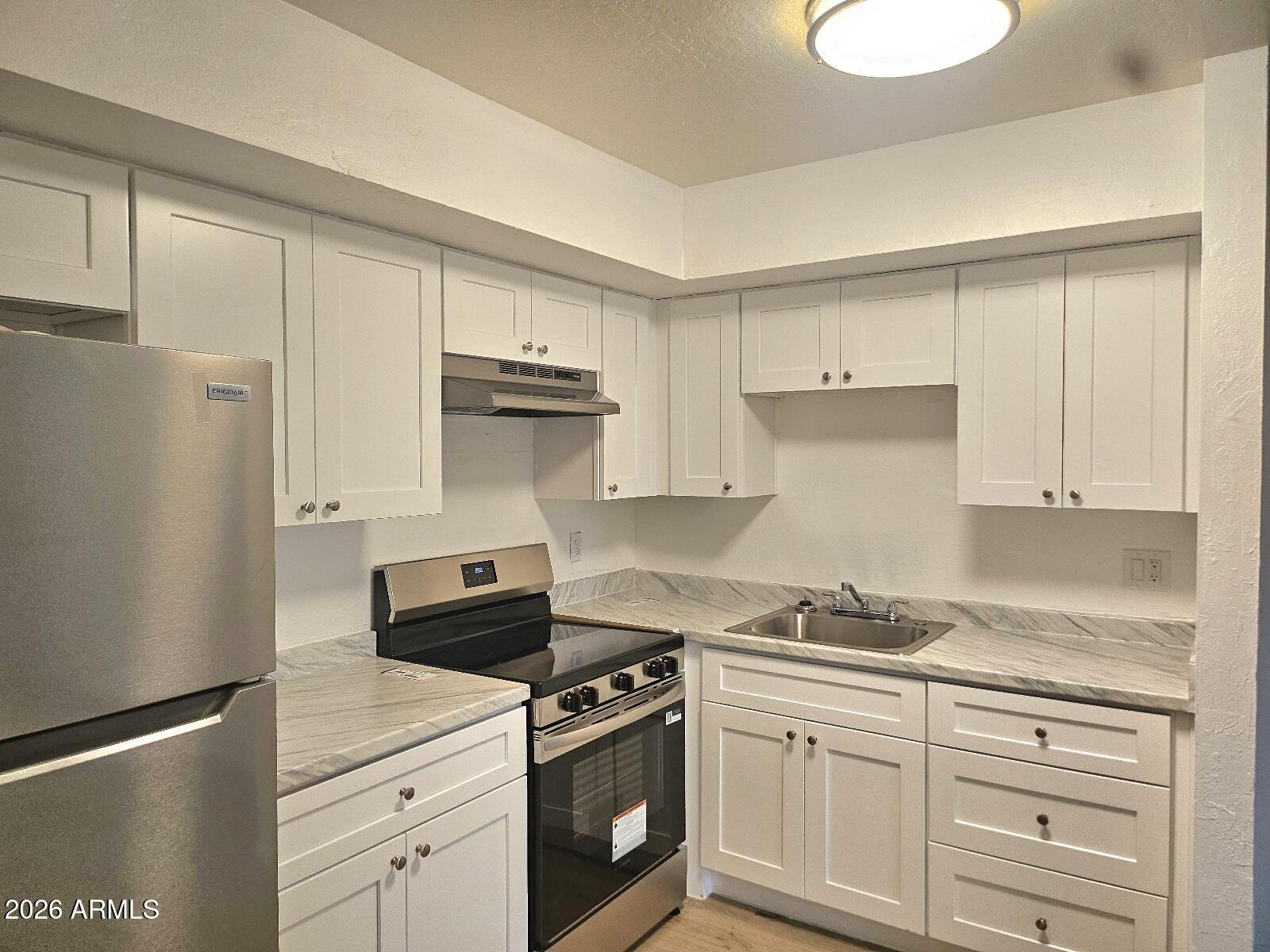 510 East Hatcher Road, Unit OFC Phoenix, AZ 85020 - Photo 24 of 47 Unit 203 Interior