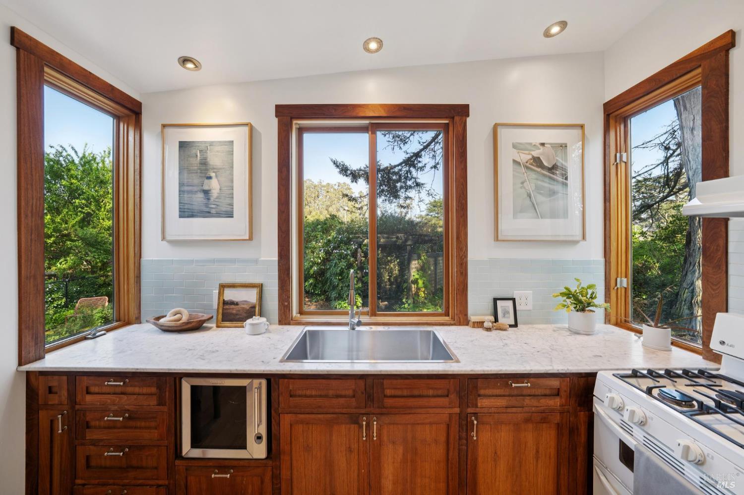 180 Maple Road Bolinas, CA 94924 - Photo 64 of 99 Cottage kitchen