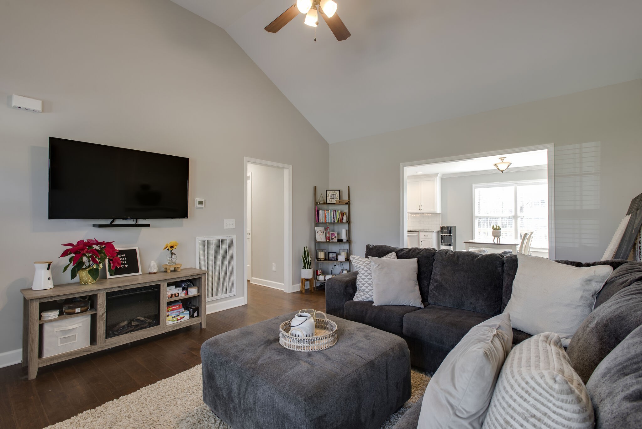 1058 Lewis Road Burns, TN 37029 - Photo 4 of 27 Gallery Image 4