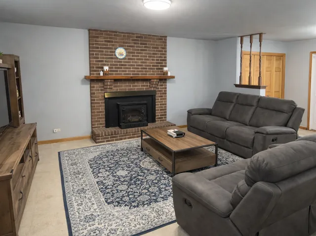 $429,500 | 862 Omaha Court, Carol Stream, IL 60188