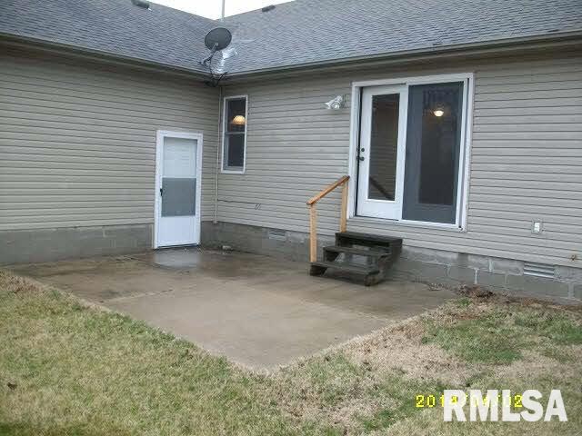 3554 Robin Road Salem, IL 62881 - Photo 7 of 16