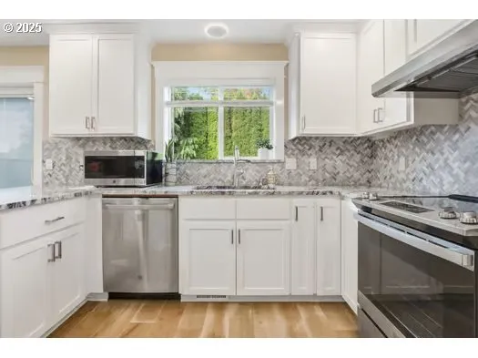 $530,000 | 2701 Southwest Latourell Place, Troutdale, OR 97060