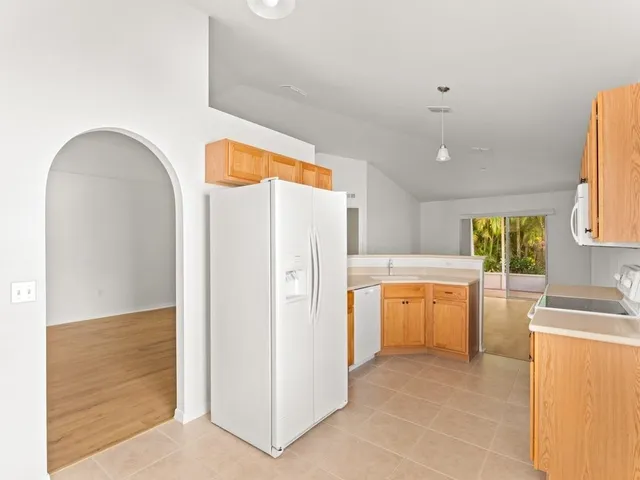 $2,000 | 152 Morgan Circle, Sebastian, FL 32958