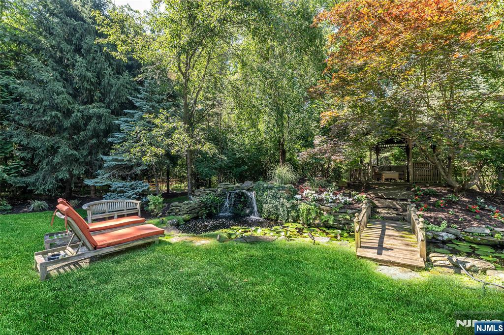 27 Cameron Road Saddle River, NJ 07458 - Photo 8 of 9