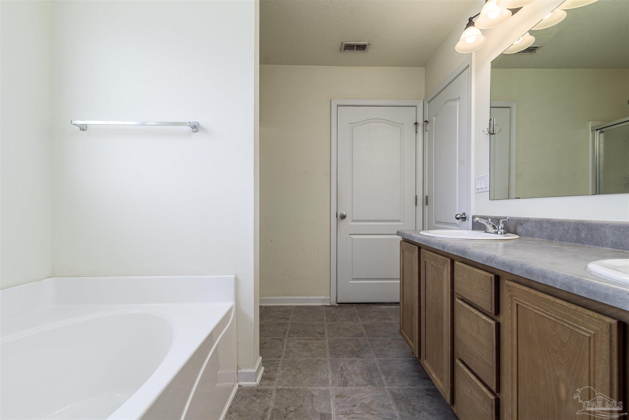 7977 Promise Creek Road Navarre, FL 32566 - Photo 20 of 30 Gallery Image 20
