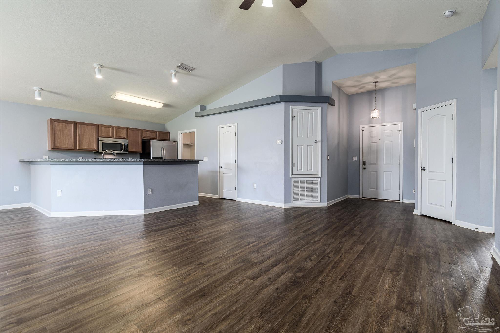 7977 Promise Creek Road Navarre, FL 32566 - Photo 4 of 30 Gallery Image 4