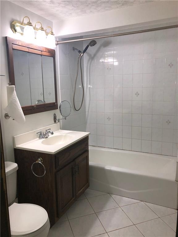 132 Park Road Apollo, PA 15613 - Photo 18 of 22 Hall full bath.