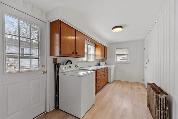 $2,800 | 23 Carver Street, Worcester, MA 01604