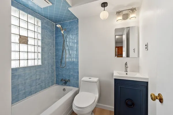 $2,800 | 23 Carver Street, Worcester, MA 01604