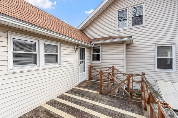 $2,800 | 23 Carver Street, Worcester, MA 01604