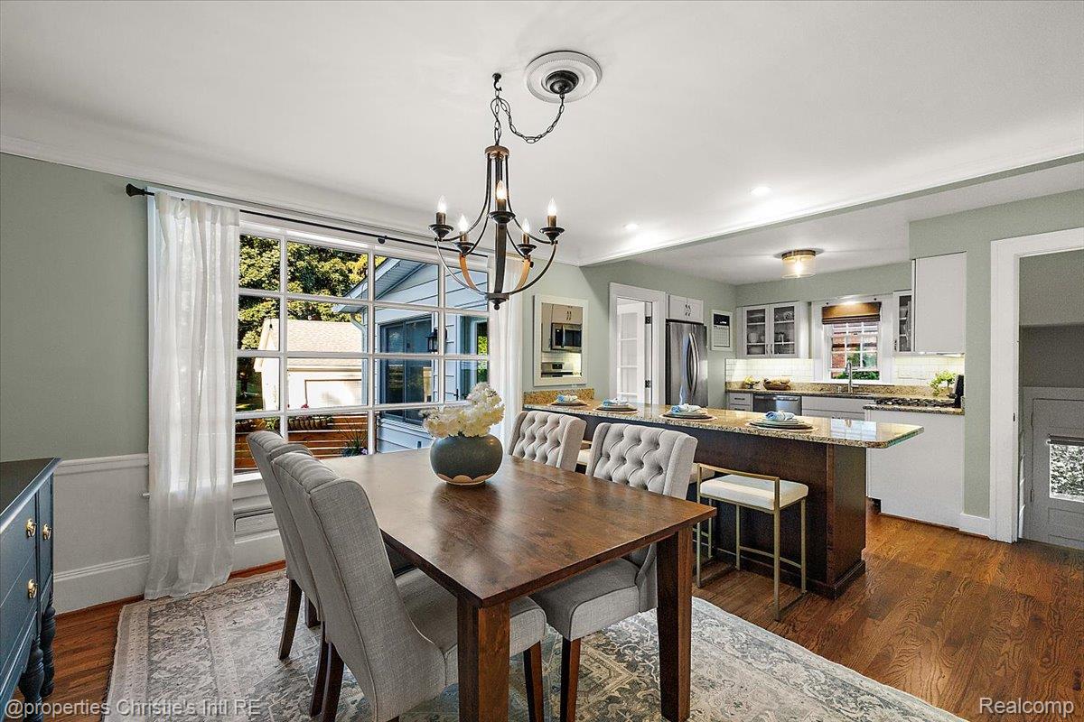 788 Rivard Boulevard Grosse Pointe, MI 48230 - Photo 6 of 32 28-788 Ricard -28.jpg