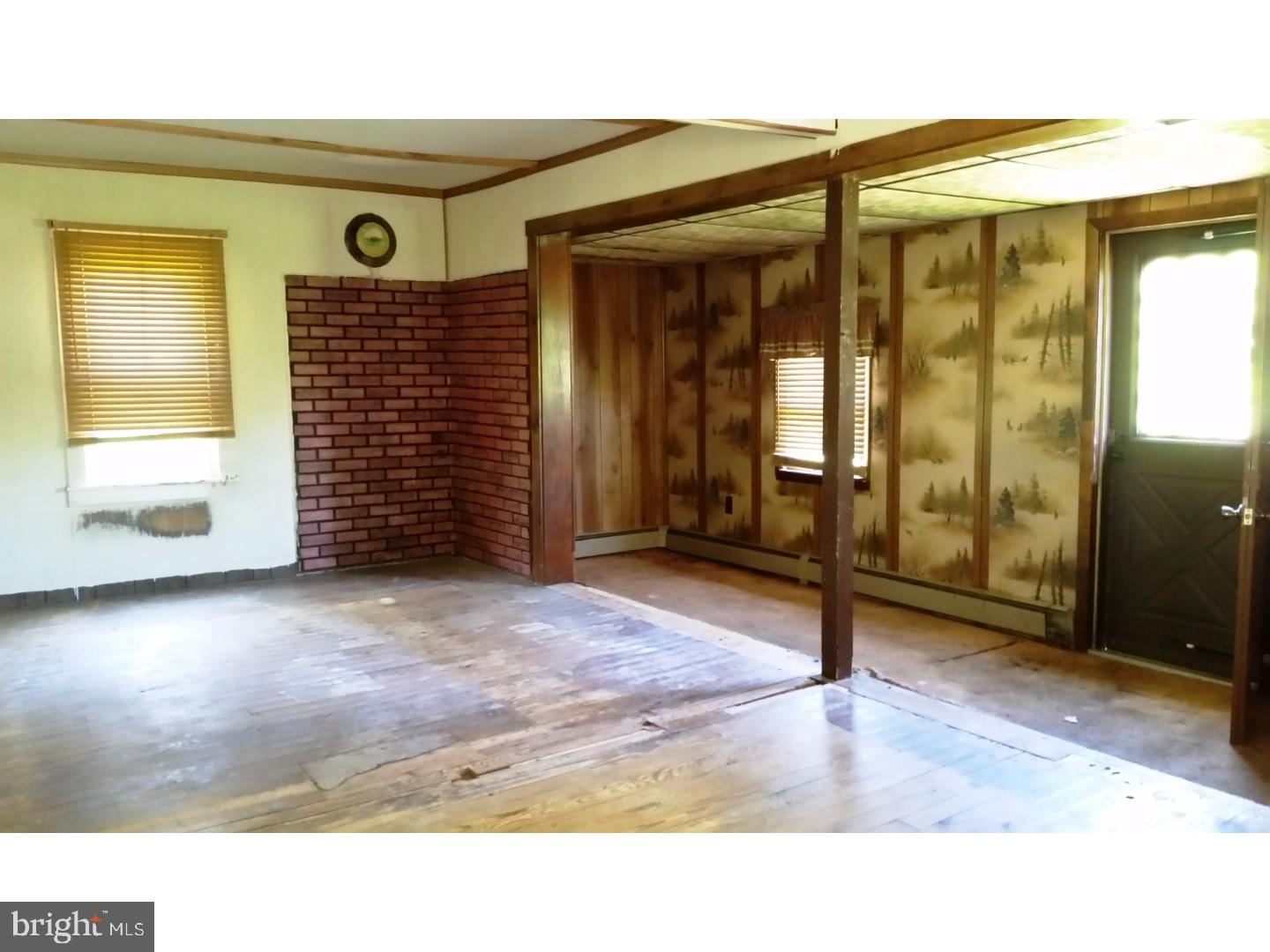 99 Vermont Road Sinking Spring, PA 19608 - Photo 5 of 13 Living Room