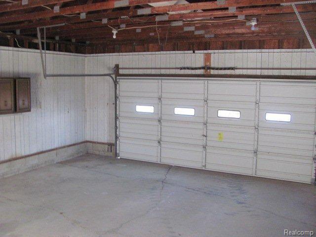 2896 Klam Road Lapeer, MI 48446 - Photo 11 of 11 interior garage