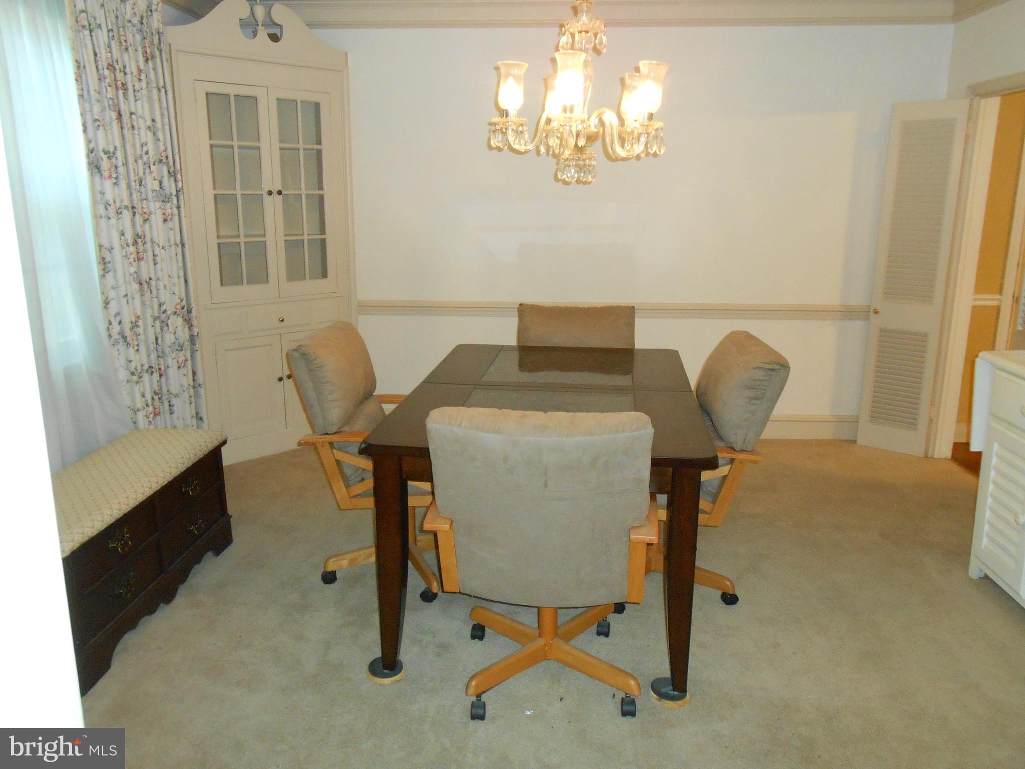 127 Murphy Road Wilmington, DE 19803 - Photo 8 of 28 Dinig Room w/ built-ins