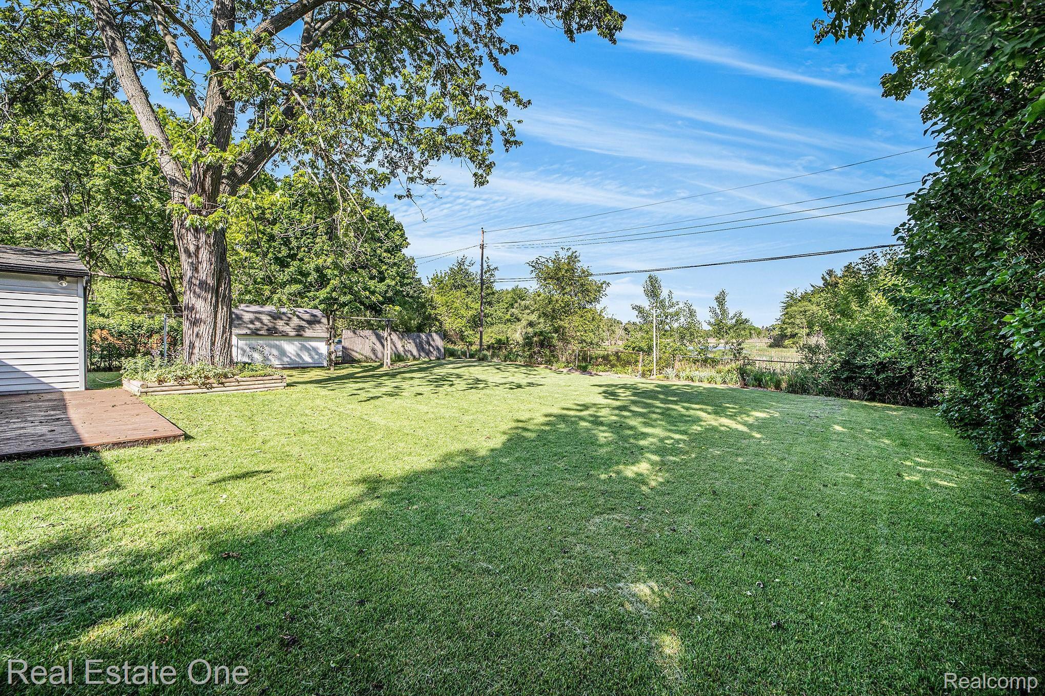 2551 Toby Road Lake Orion, MI 48359 - Photo 6 of 26 017A5133.jpg
