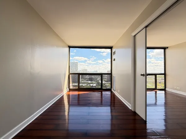 $1,900 | 4343 North Clarendon Avenue, Unit 2201, Chicago, IL 60613