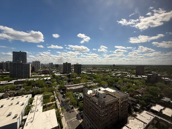 $1,900 | 4343 North Clarendon Avenue, Unit 2201, Chicago, IL 60613