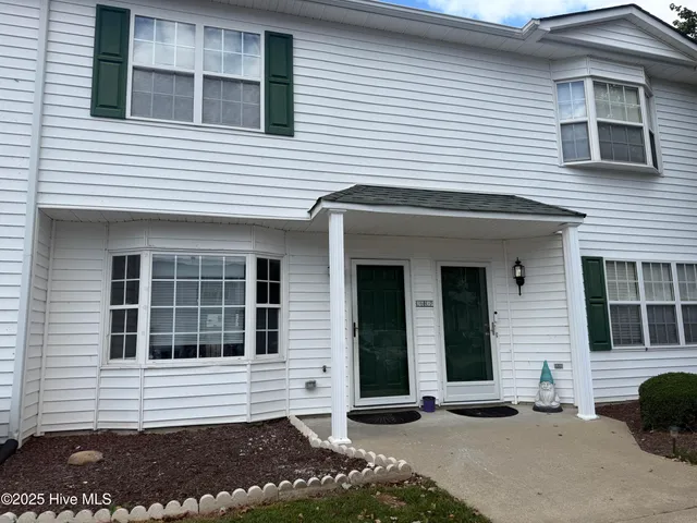 $1,200 | 920 Spring Forest Road, Unit L6, Greenville, NC 27834