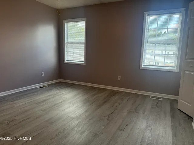 $1,200 | 920 Spring Forest Road, Unit L6, Greenville, NC 27834