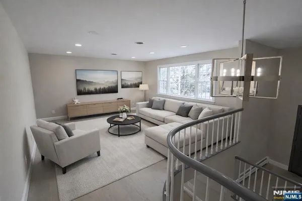 $1,600,000 | 850 Ridgewood Avenue, Oradell, NJ 07649