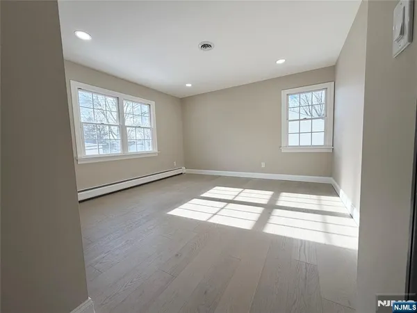 $1,600,000 | 850 Ridgewood Avenue, Oradell, NJ 07649